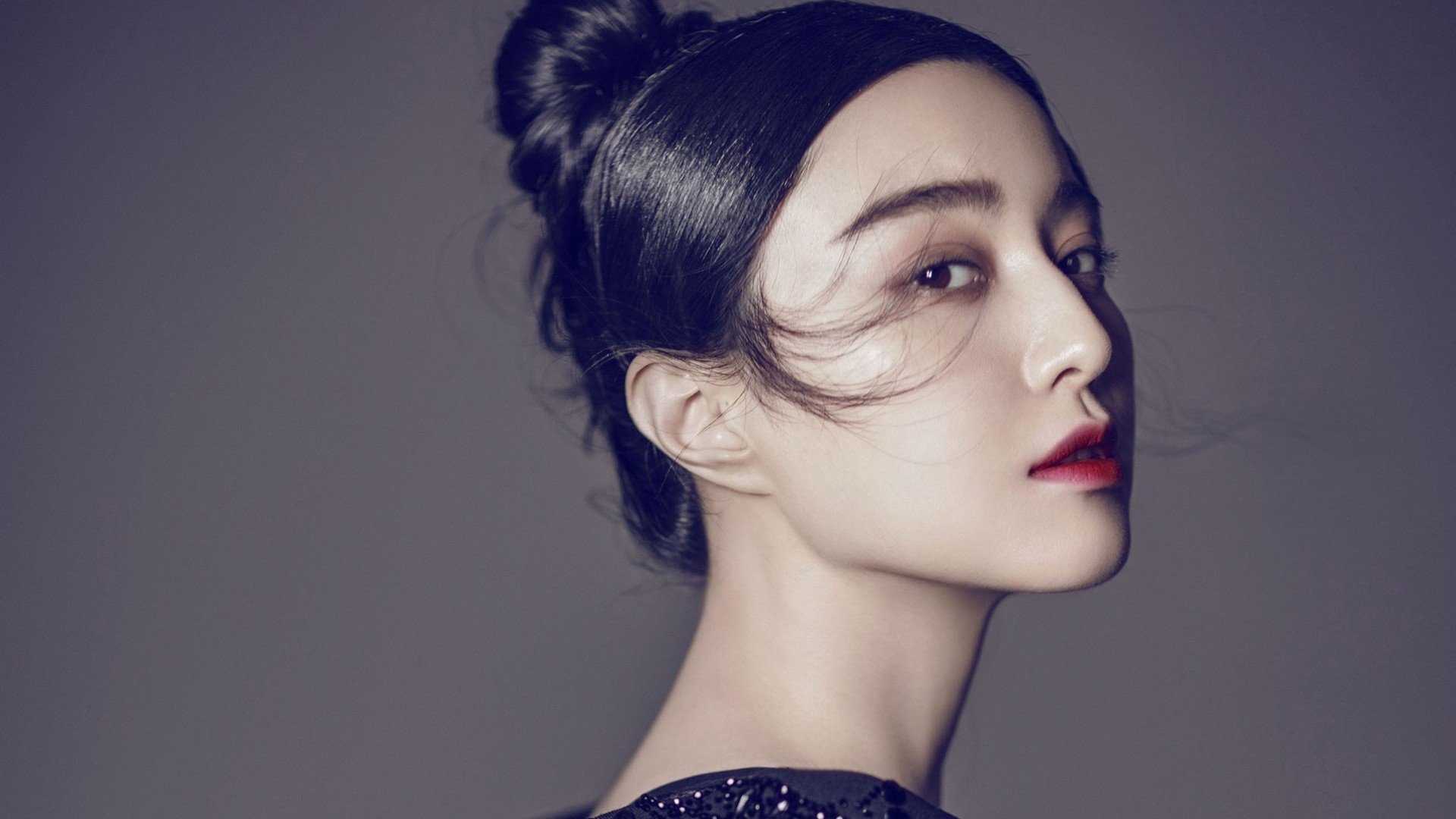 双城记，当火箭穿过王冠的缝隙，少年在欧洲的寒夜里点燃星辰